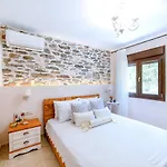 La Maison D'ete Casa de Férias Prínos